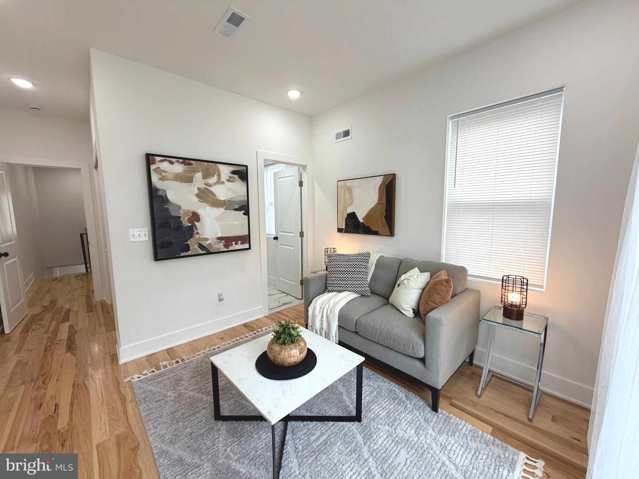 SQUIRREL HILL - Residential