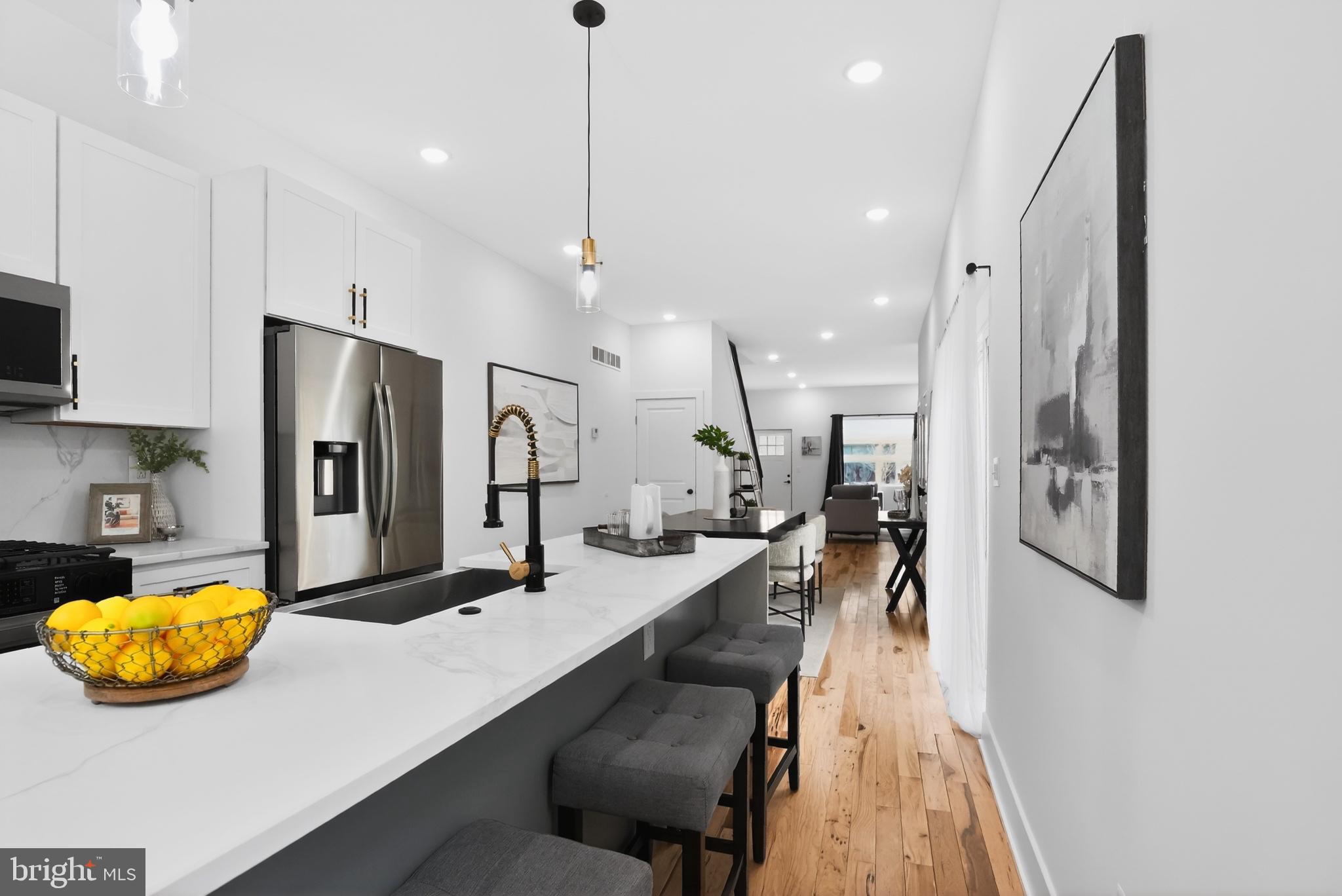 SQUIRREL HILL - Residential