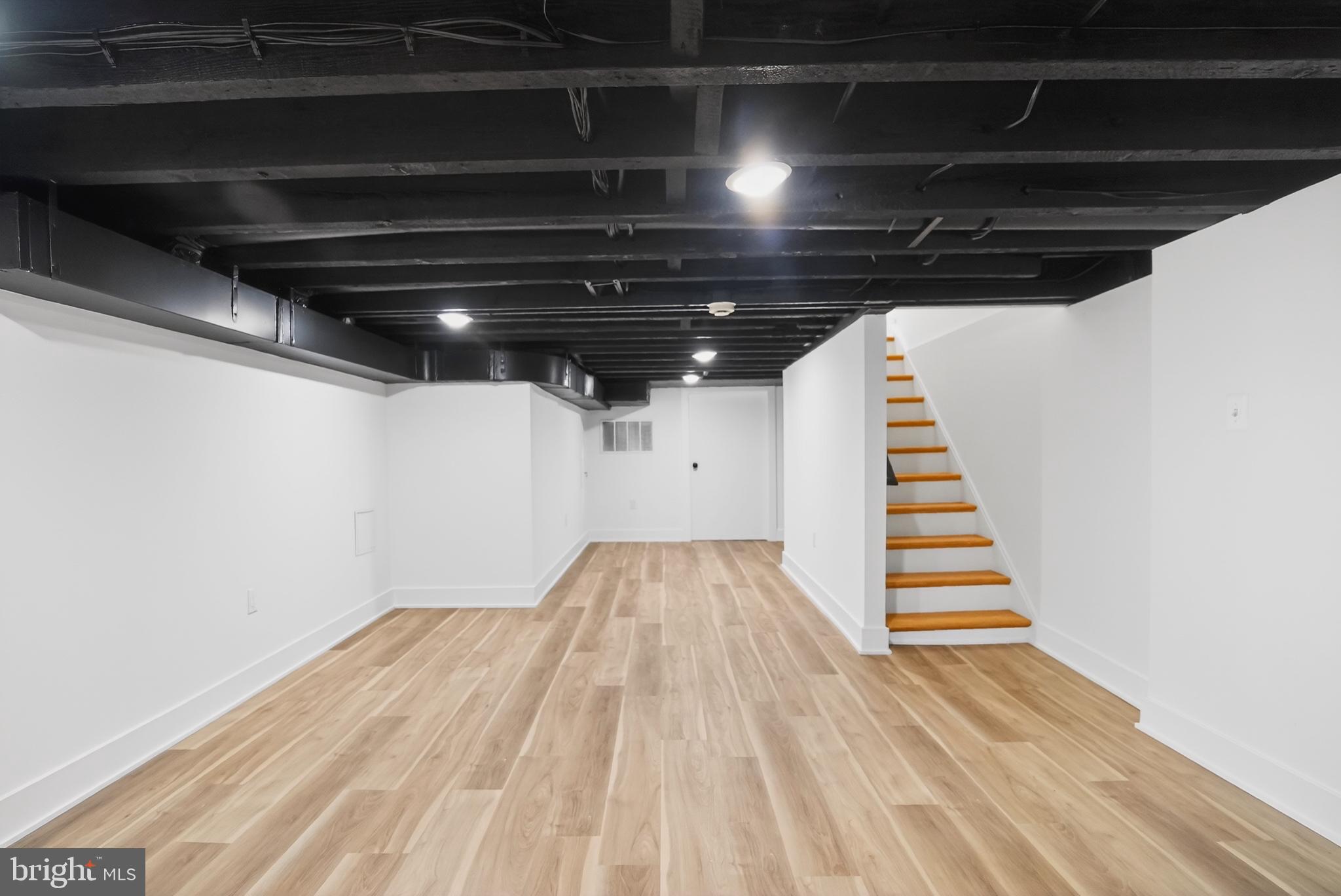 SQUIRREL HILL - Residential