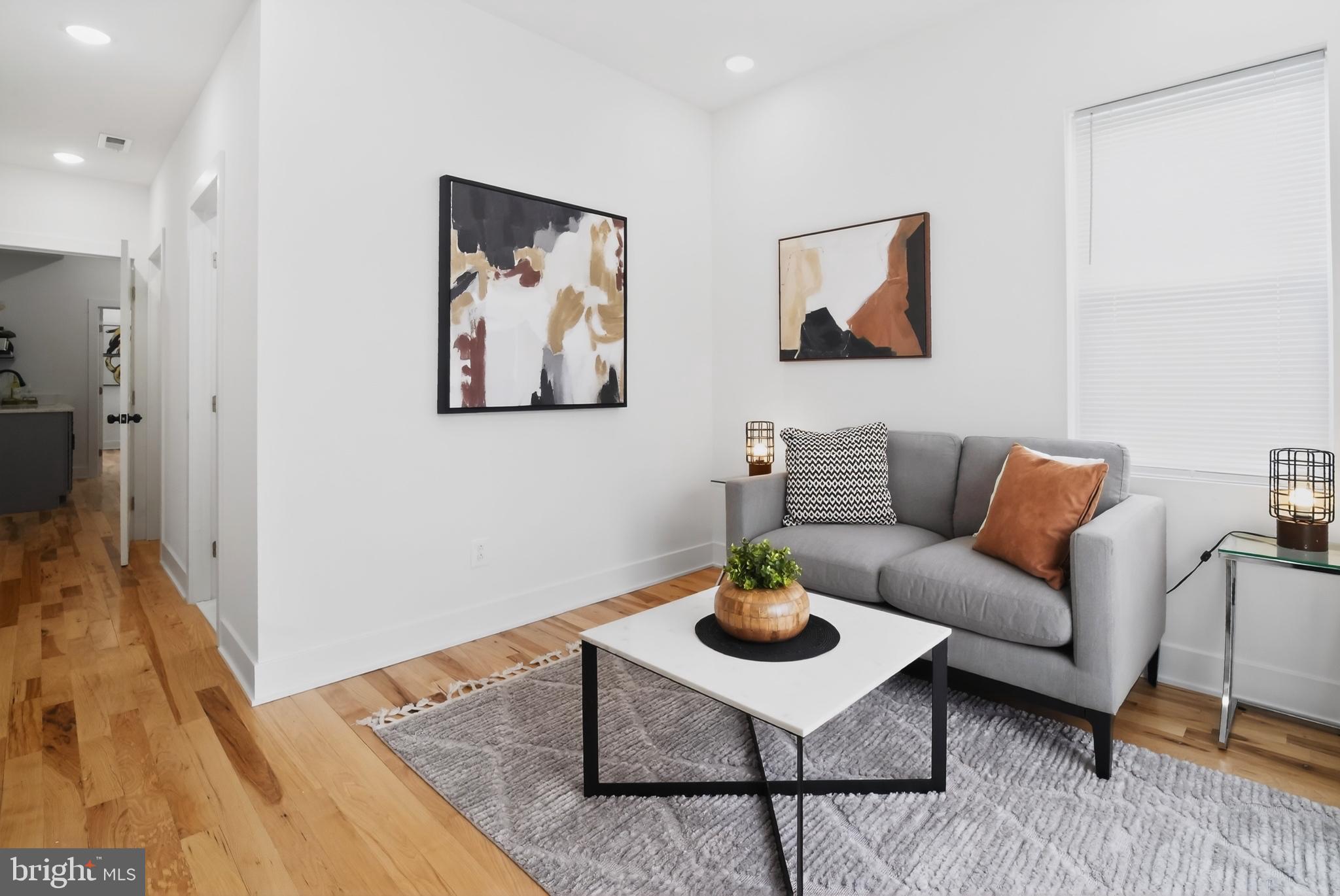 SQUIRREL HILL - Residential