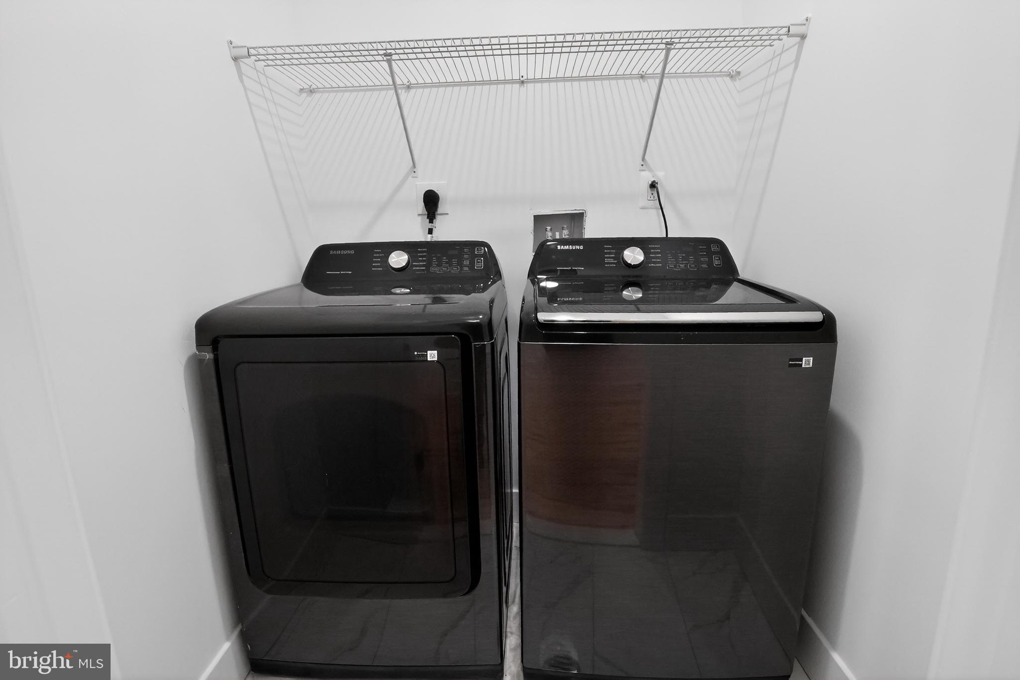 SQUIRREL HILL - Residential