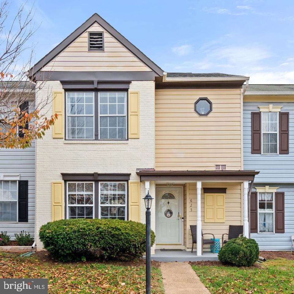 SOUTHRIDGE TOWNHOUSES - Residential Lease