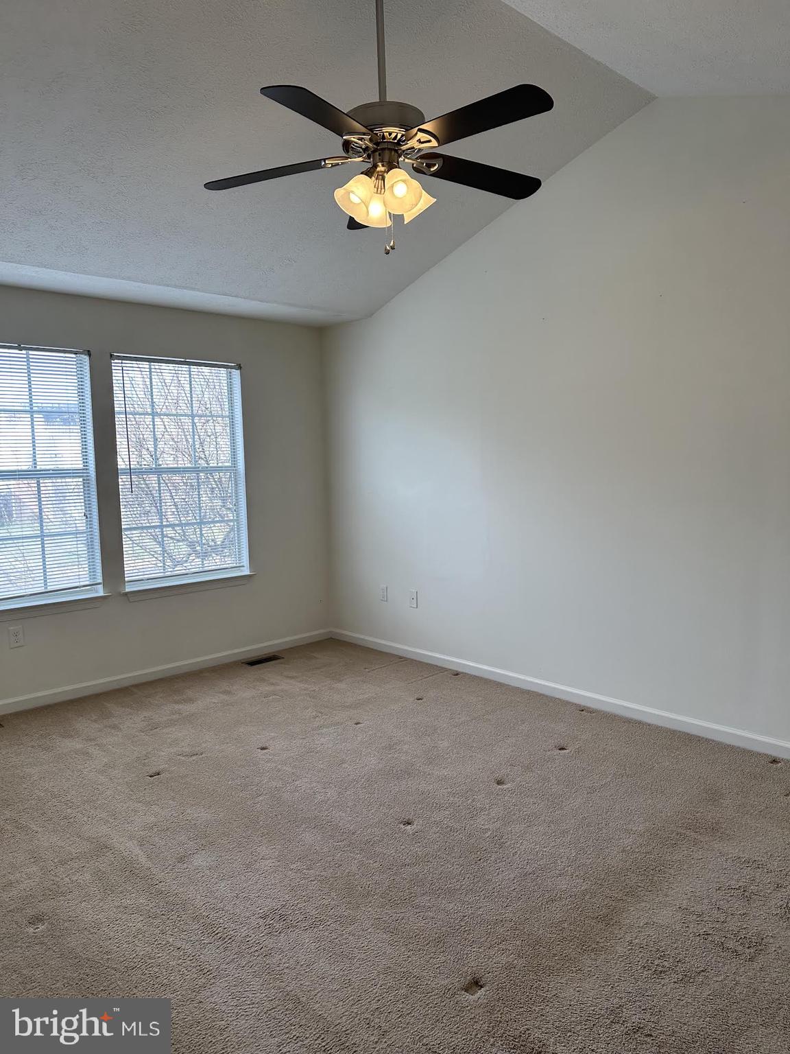 SOUTHRIDGE TOWNHOUSES - Residential Lease