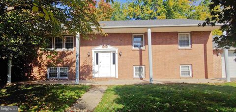 Photo of 21 Park Avenue, Mountville, PA 17554 (MLS # PALA2059118)
