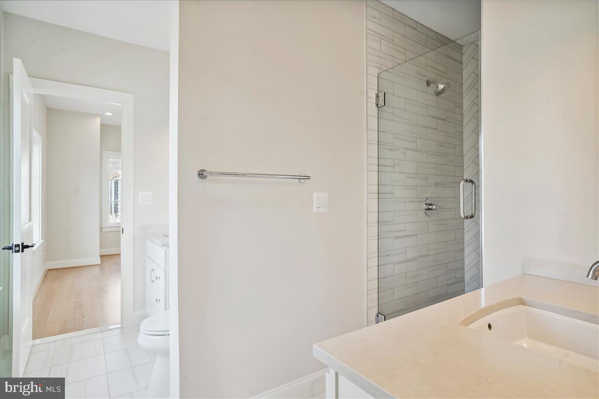 GLENBROOK KNOLLS - Residential