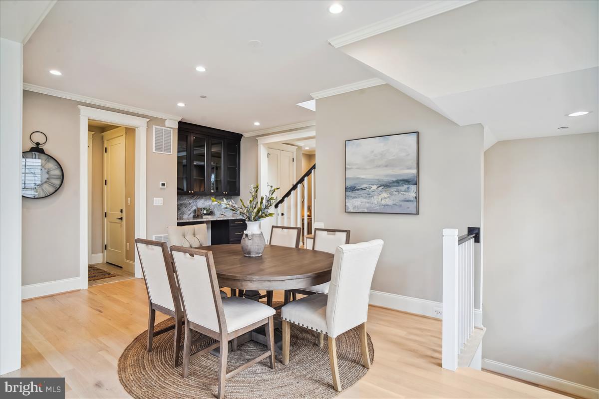 GLENBROOK KNOLLS - Residential