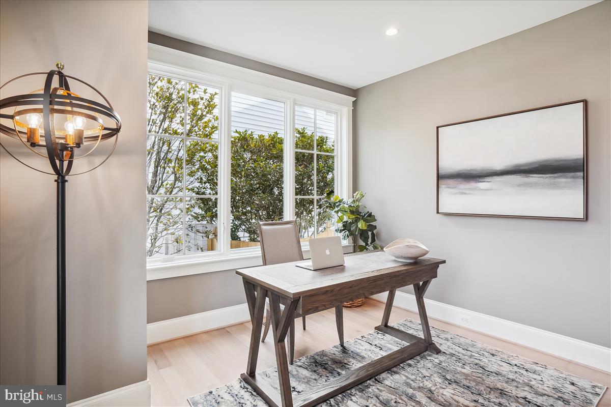 GLENBROOK KNOLLS - Residential