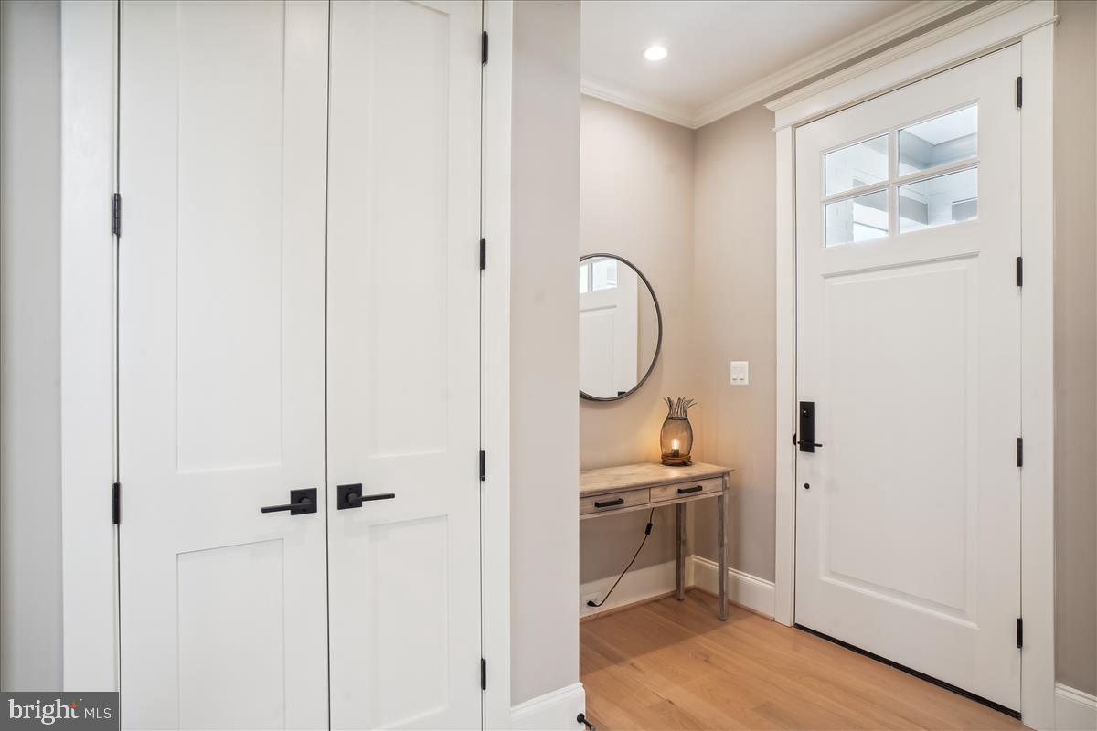 GLENBROOK KNOLLS - Residential