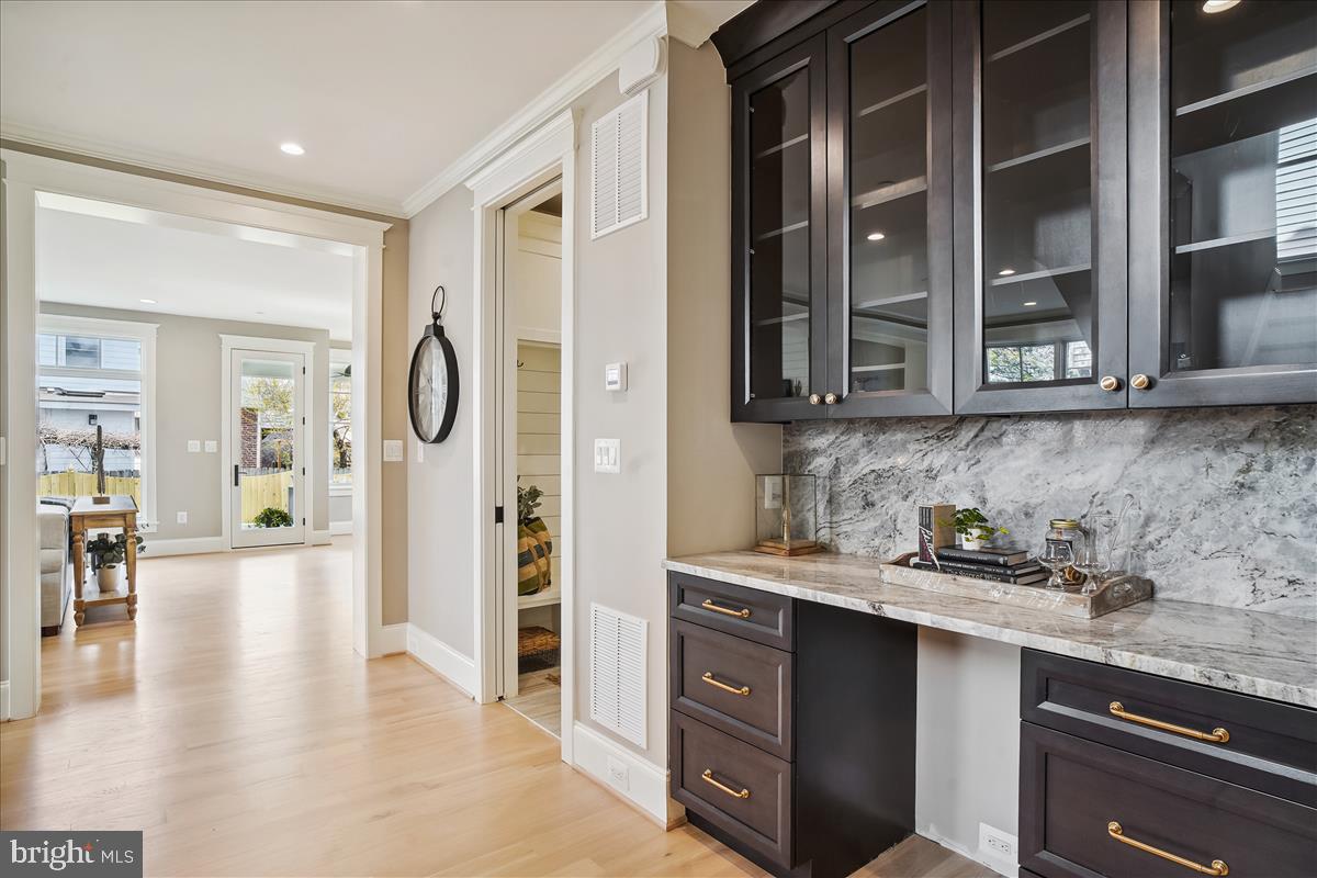 GLENBROOK KNOLLS - Residential