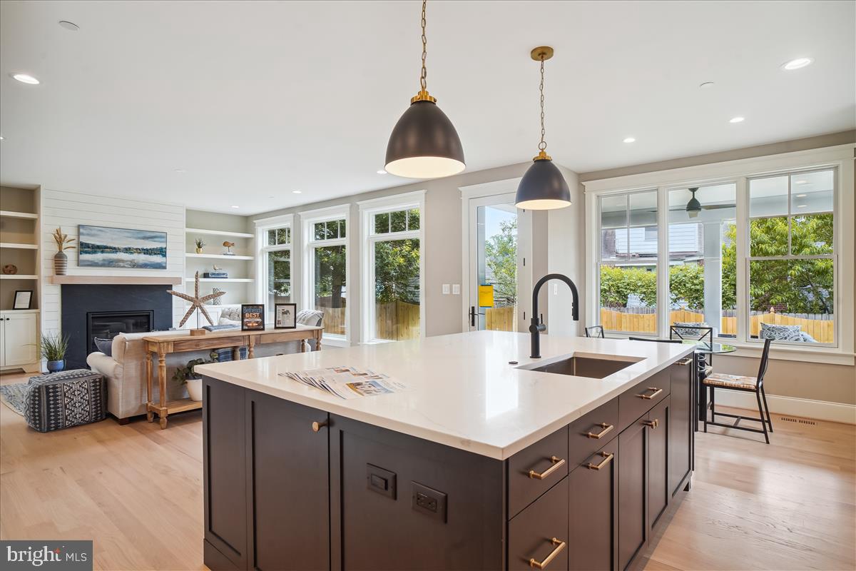 GLENBROOK KNOLLS - Residential