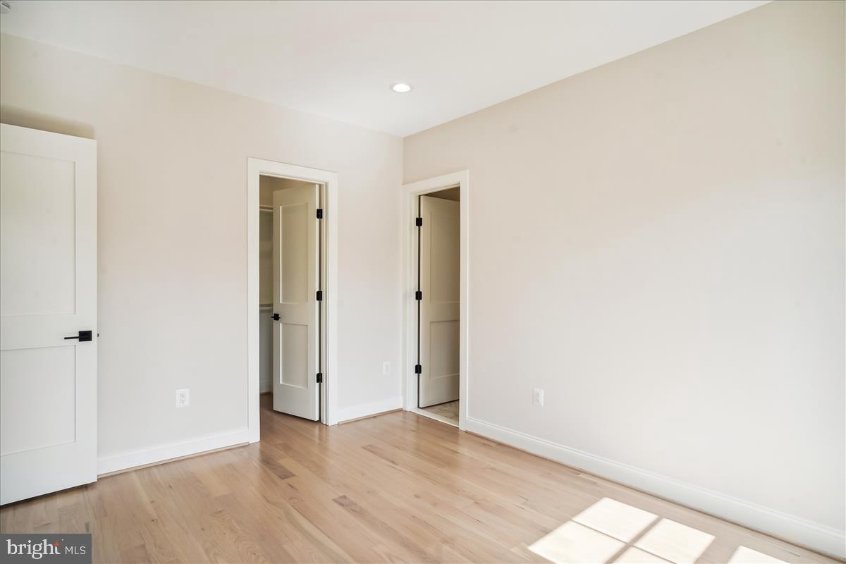 GLENBROOK KNOLLS - Residential