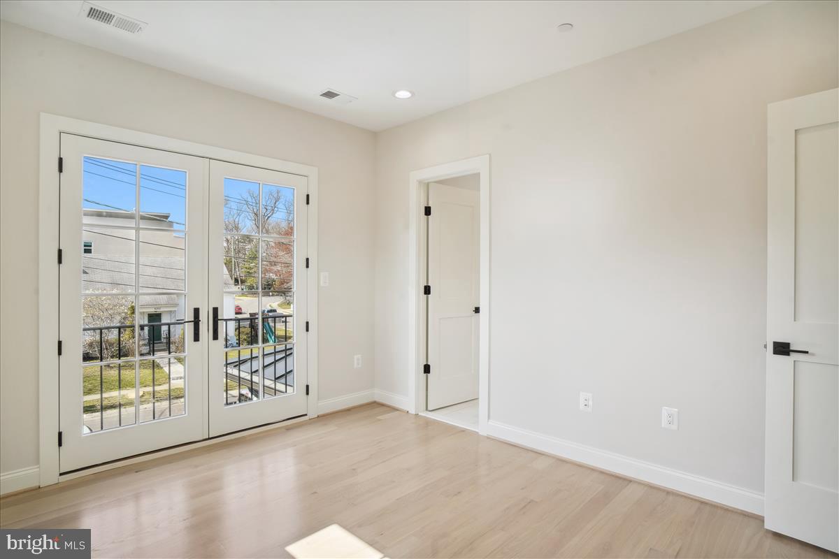 GLENBROOK KNOLLS - Residential