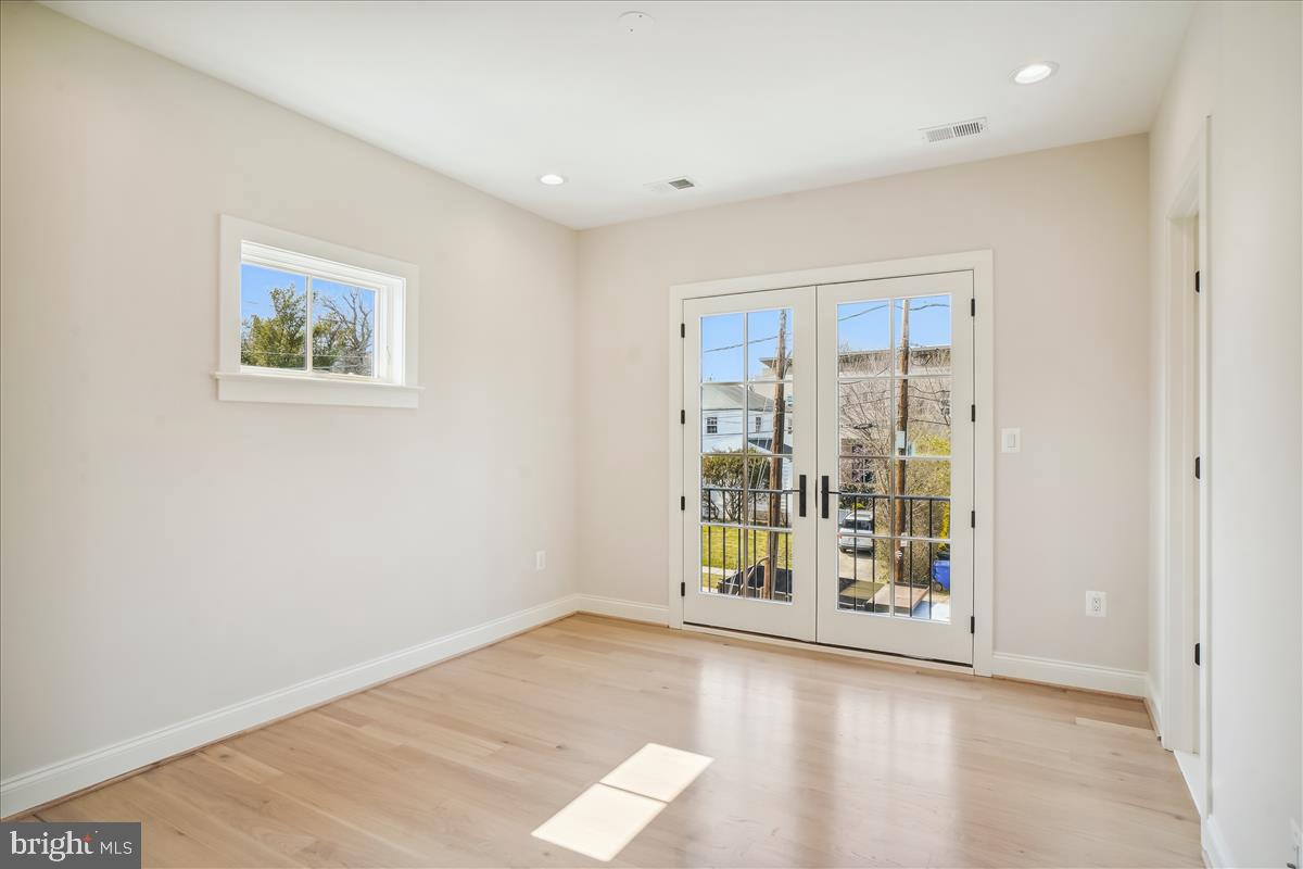 GLENBROOK KNOLLS - Residential