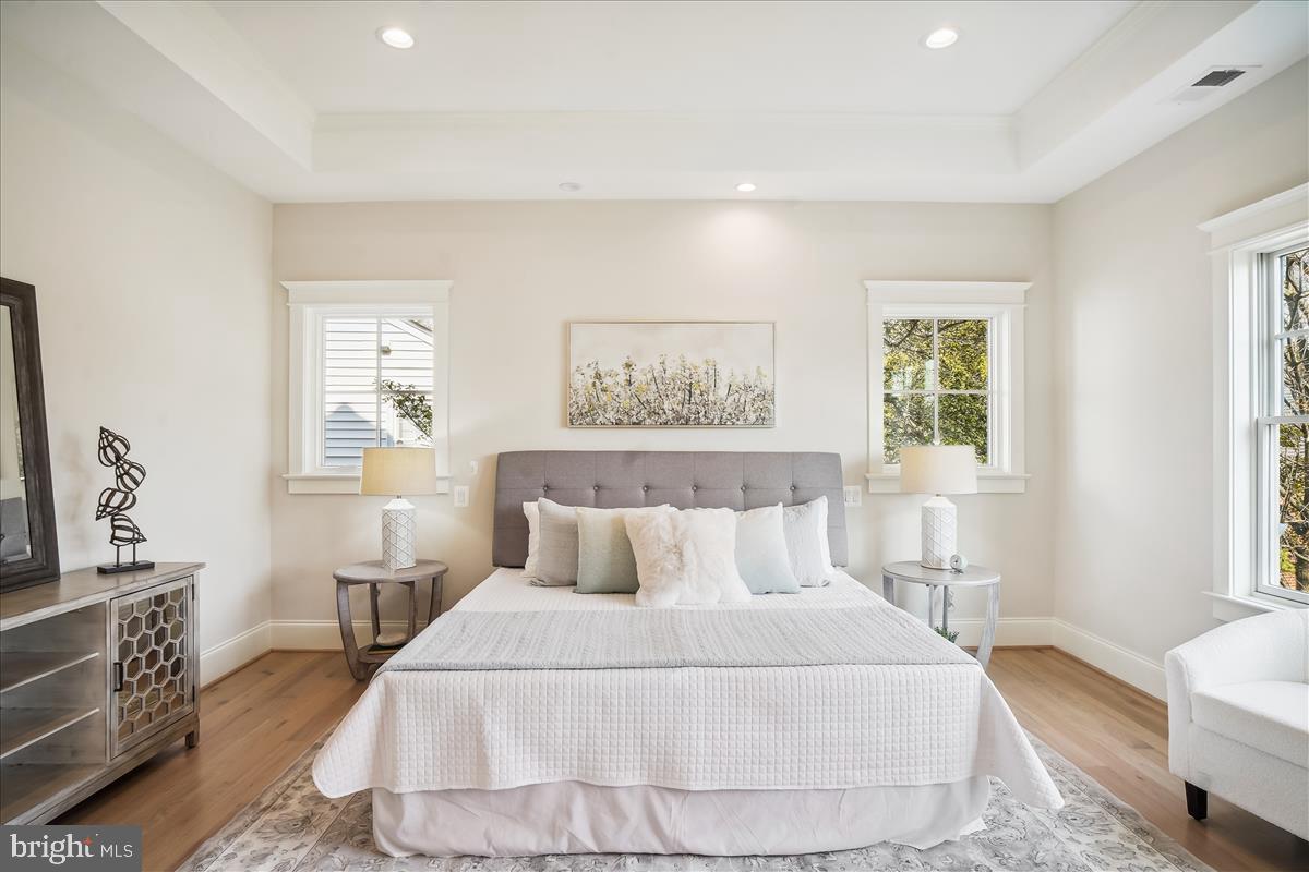 GLENBROOK KNOLLS - Residential