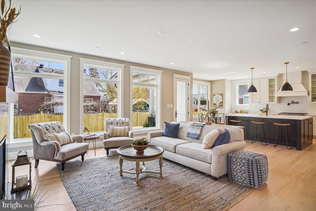 GLENBROOK KNOLLS - Residential