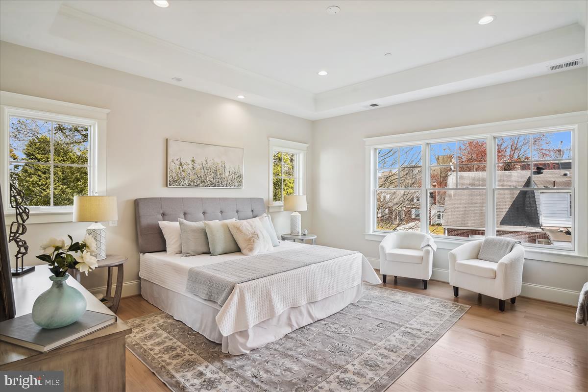 GLENBROOK KNOLLS - Residential