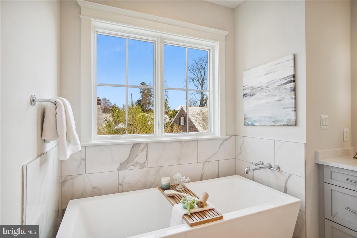 GLENBROOK KNOLLS - Residential