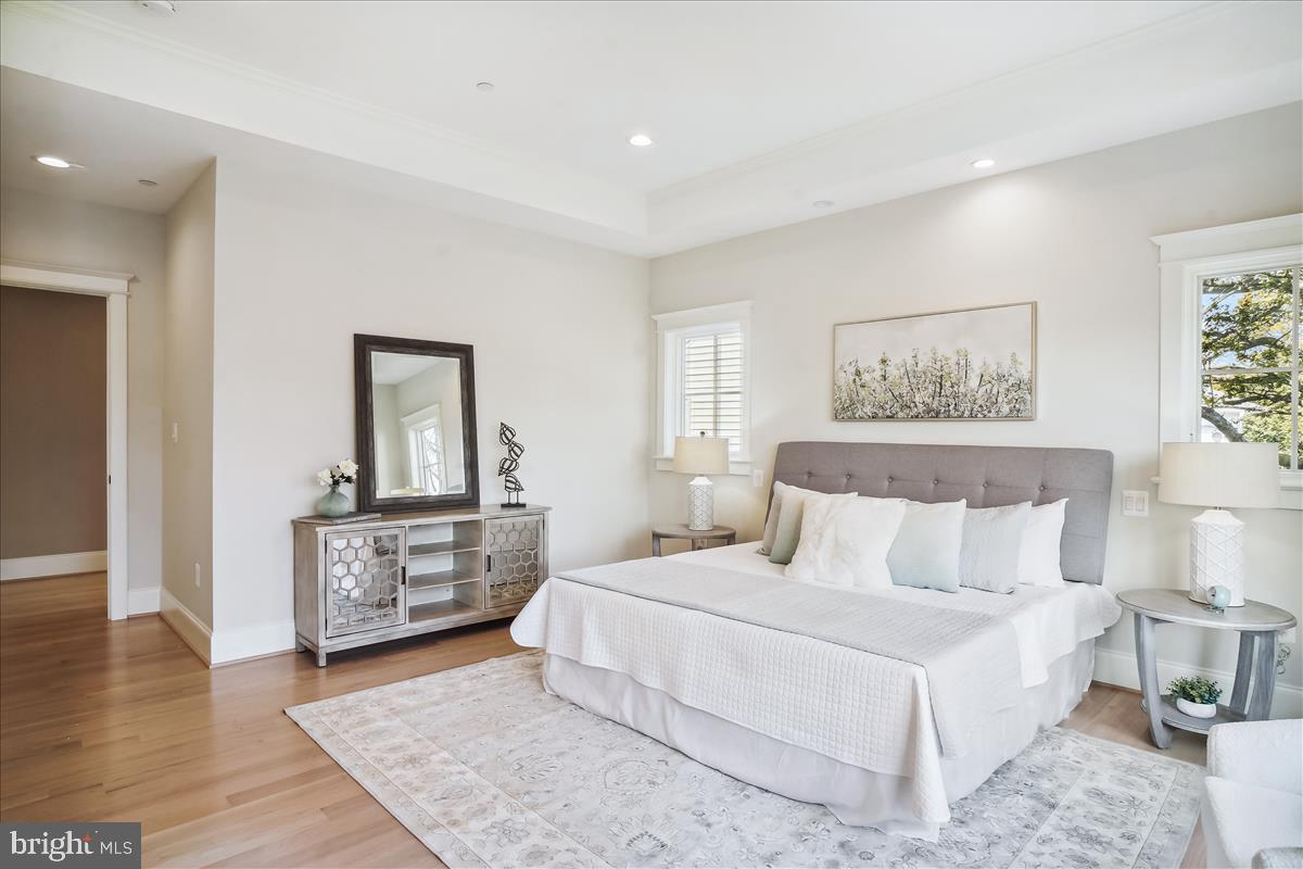 GLENBROOK KNOLLS - Residential