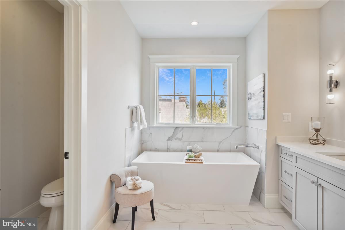 GLENBROOK KNOLLS - Residential