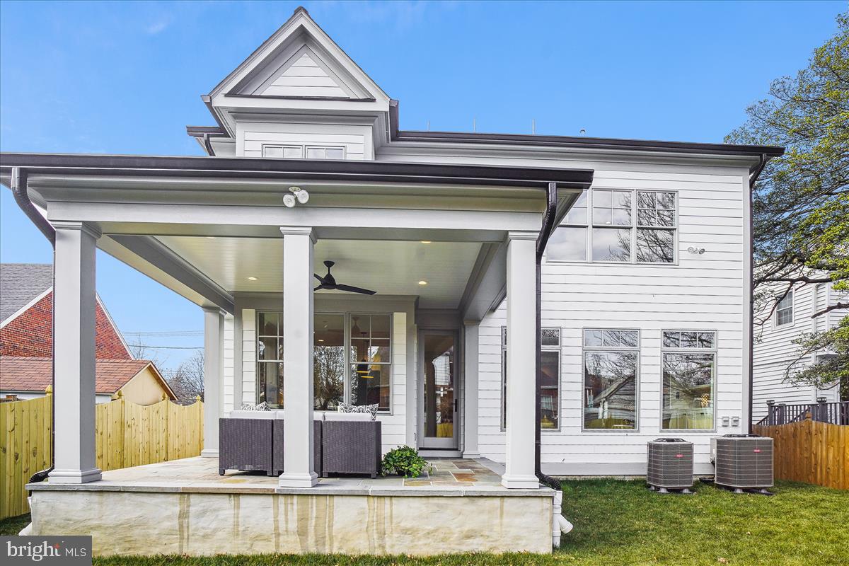 GLENBROOK KNOLLS - Residential