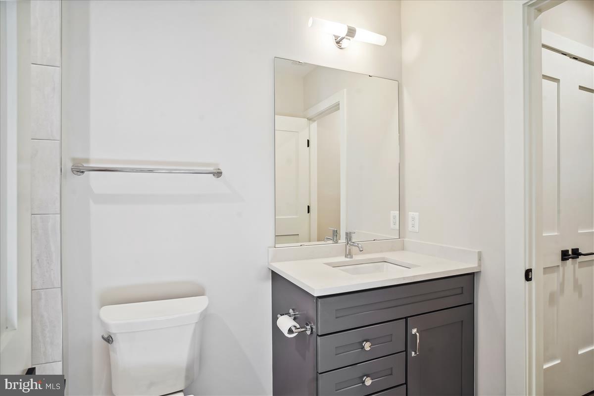 GLENBROOK KNOLLS - Residential