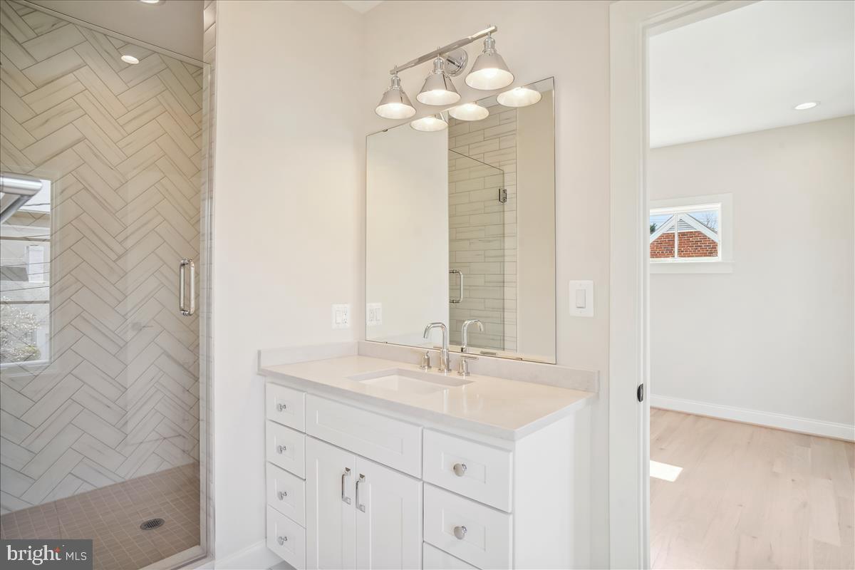 GLENBROOK KNOLLS - Residential