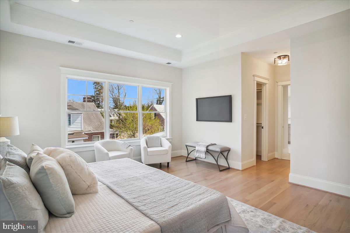 GLENBROOK KNOLLS - Residential