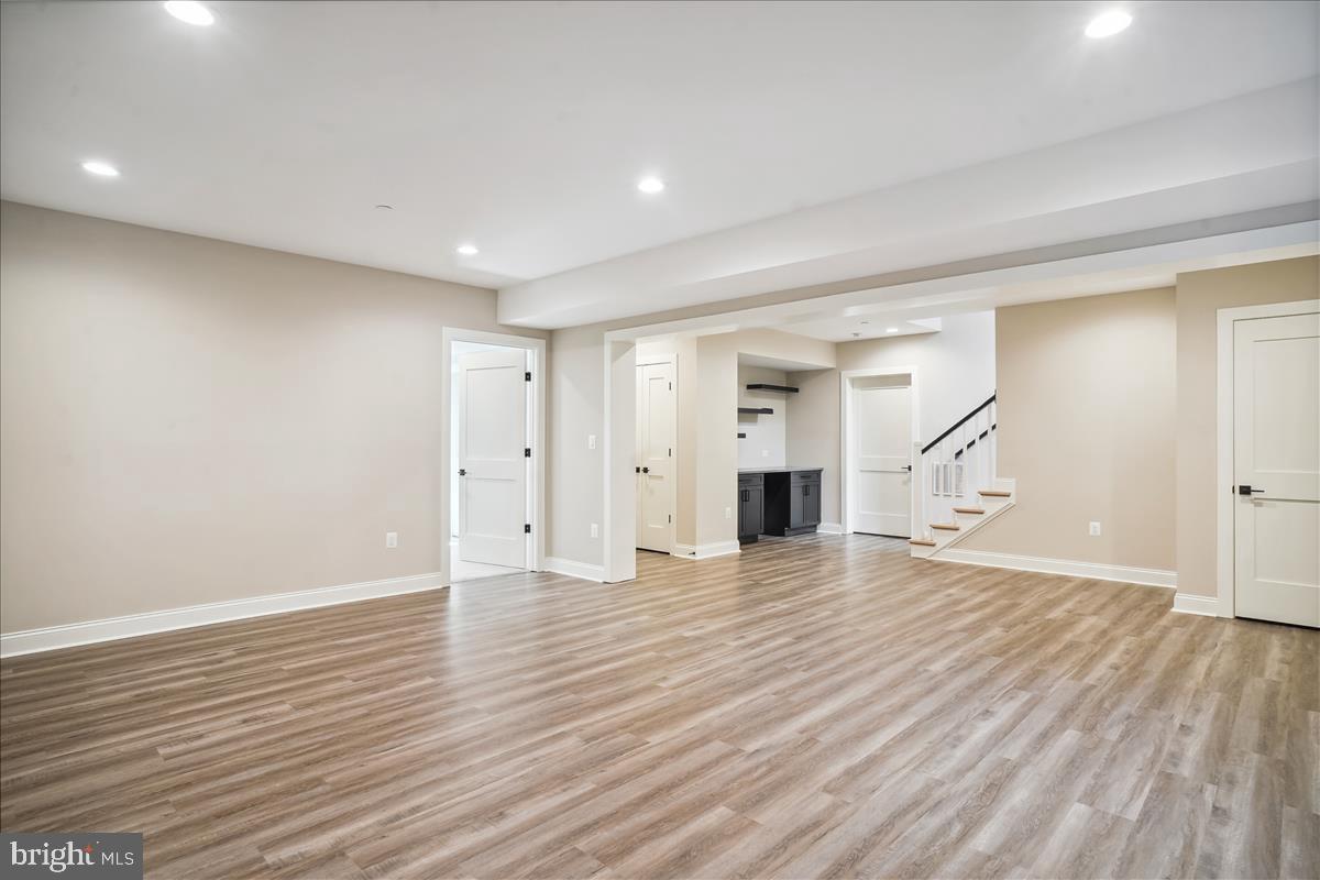 GLENBROOK KNOLLS - Residential