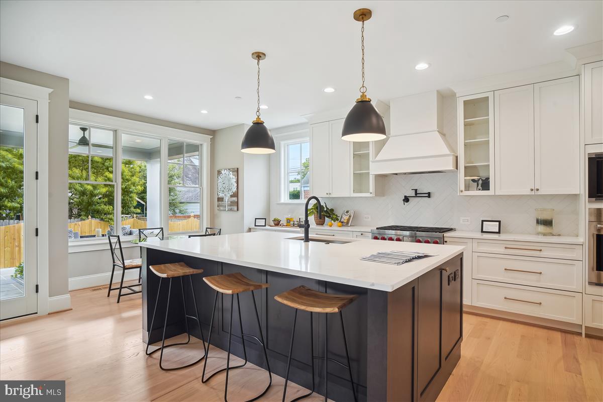 GLENBROOK KNOLLS - Residential