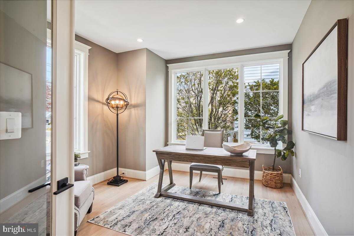 GLENBROOK KNOLLS - Residential