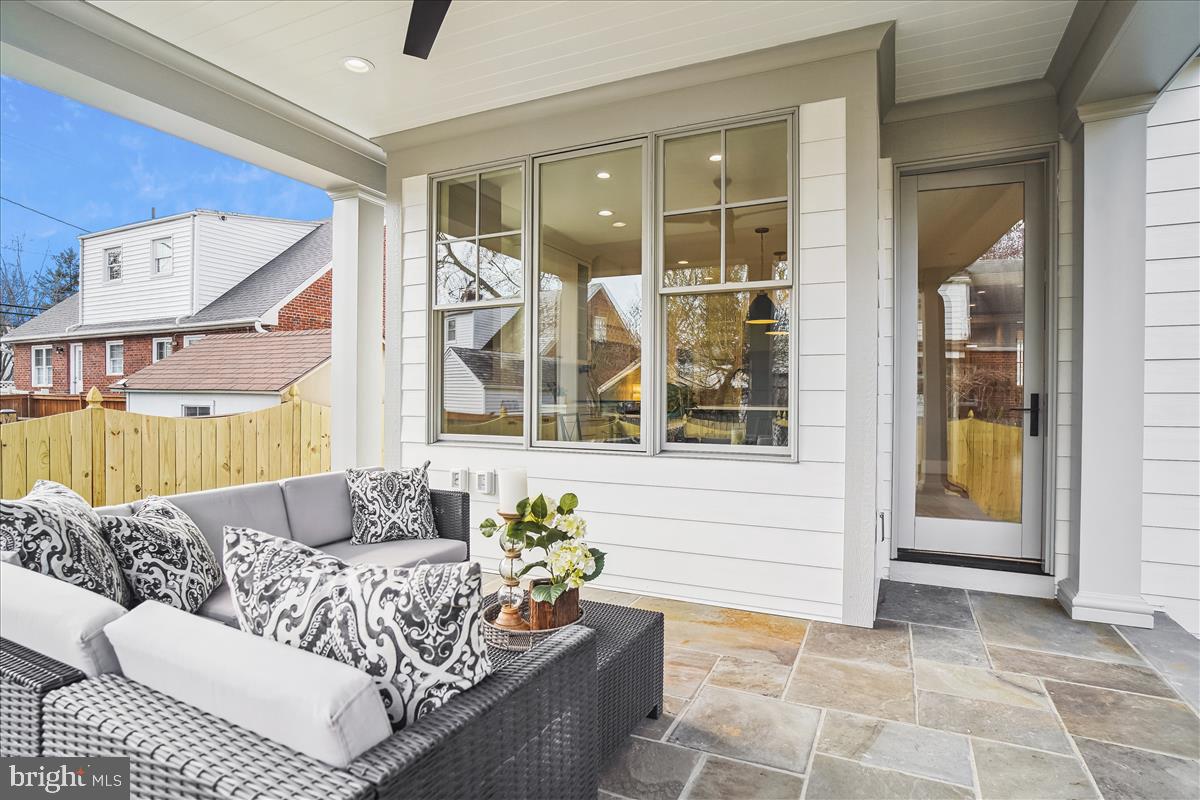 GLENBROOK KNOLLS - Residential