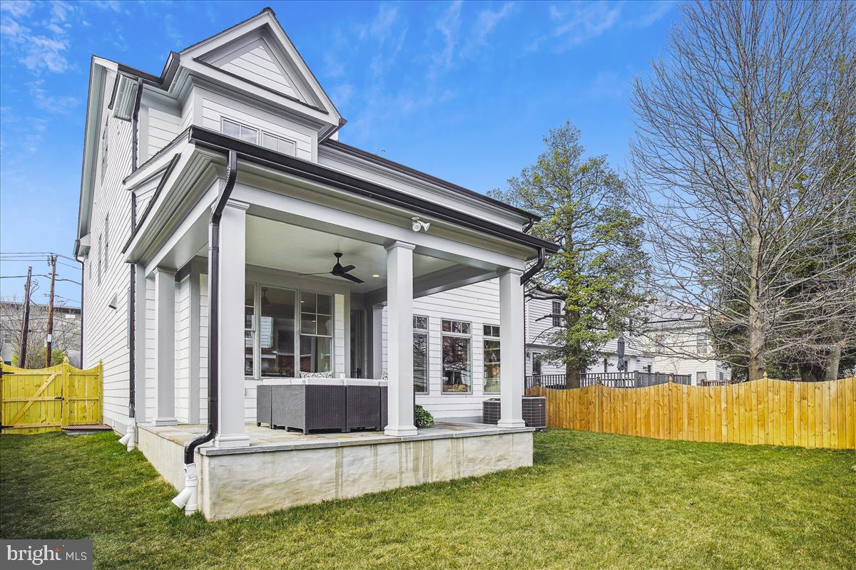 GLENBROOK KNOLLS - Residential