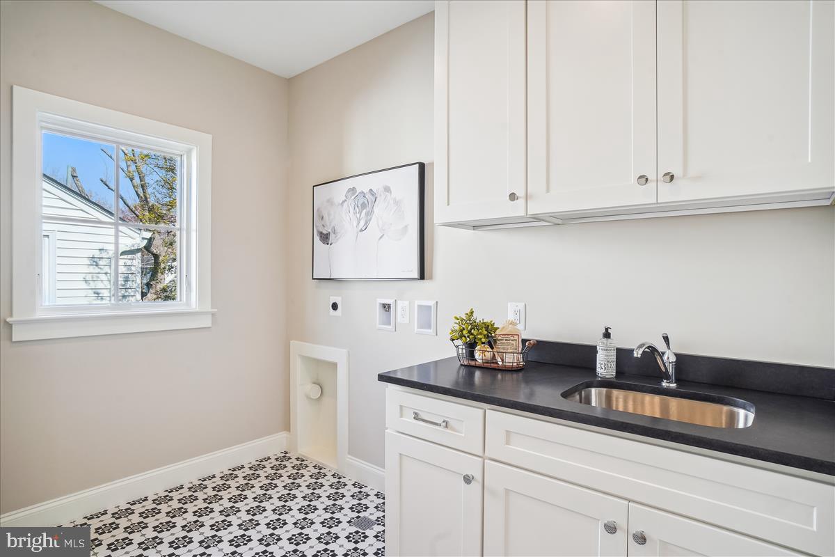 GLENBROOK KNOLLS - Residential