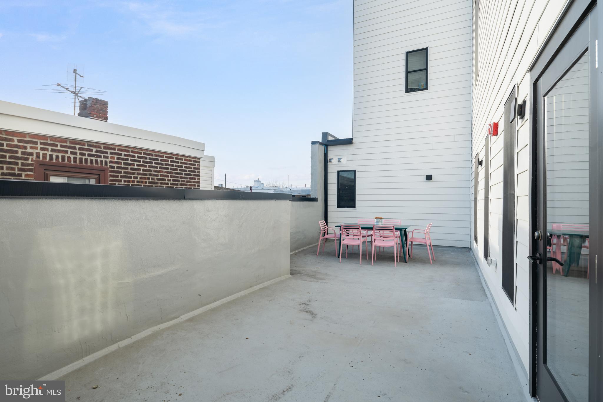 PORT RICHMOND - Residential Lease