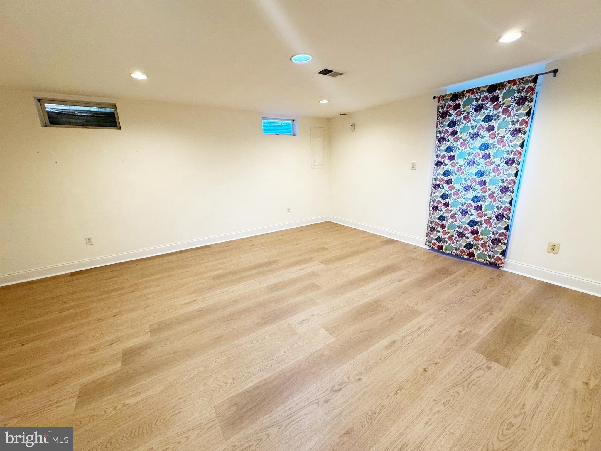 INDIAN CREEK VILLAGE - Residential