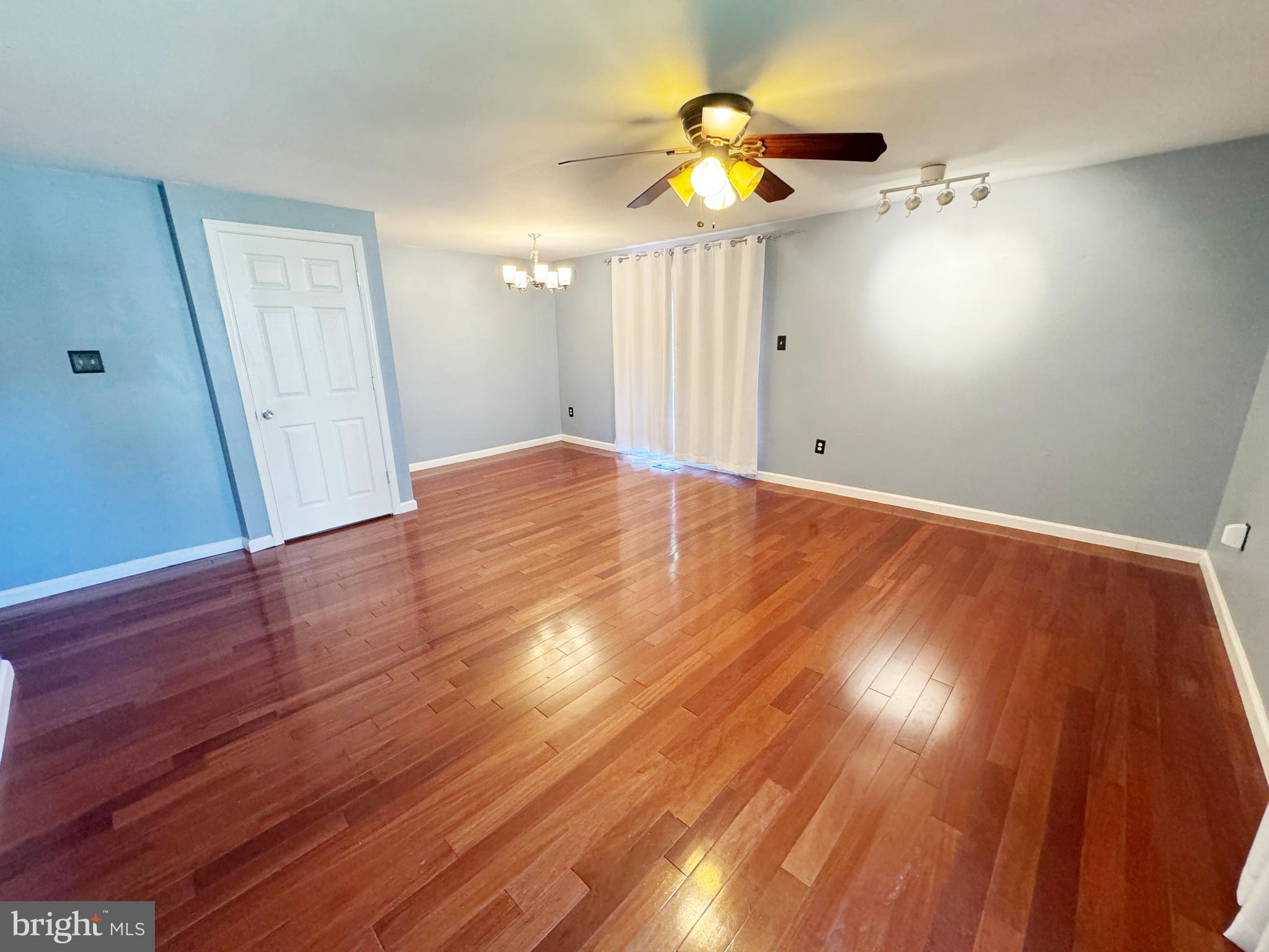 INDIAN CREEK VILLAGE - Residential