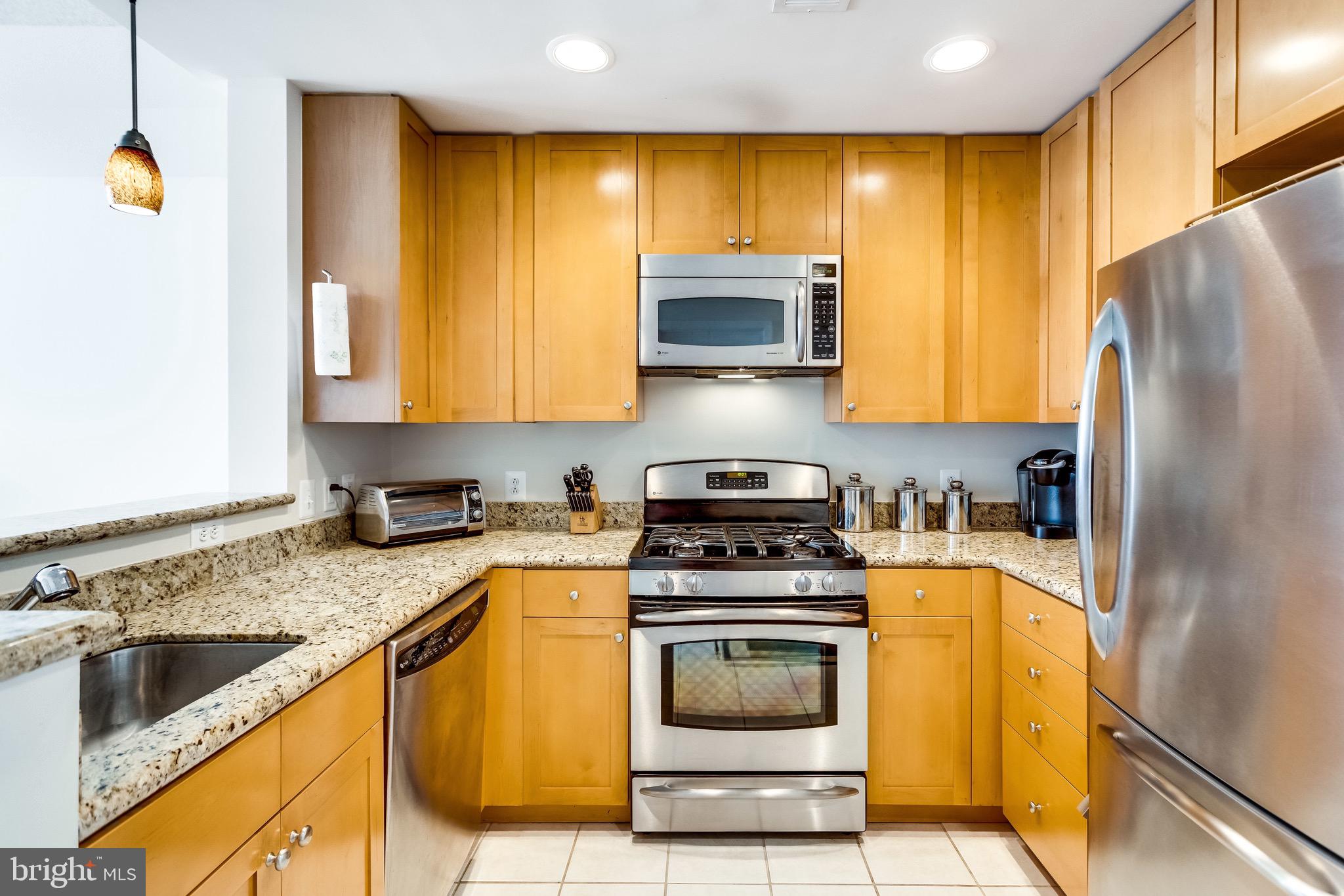 ECLIPSE ON CENTER PARK - Residential Lease