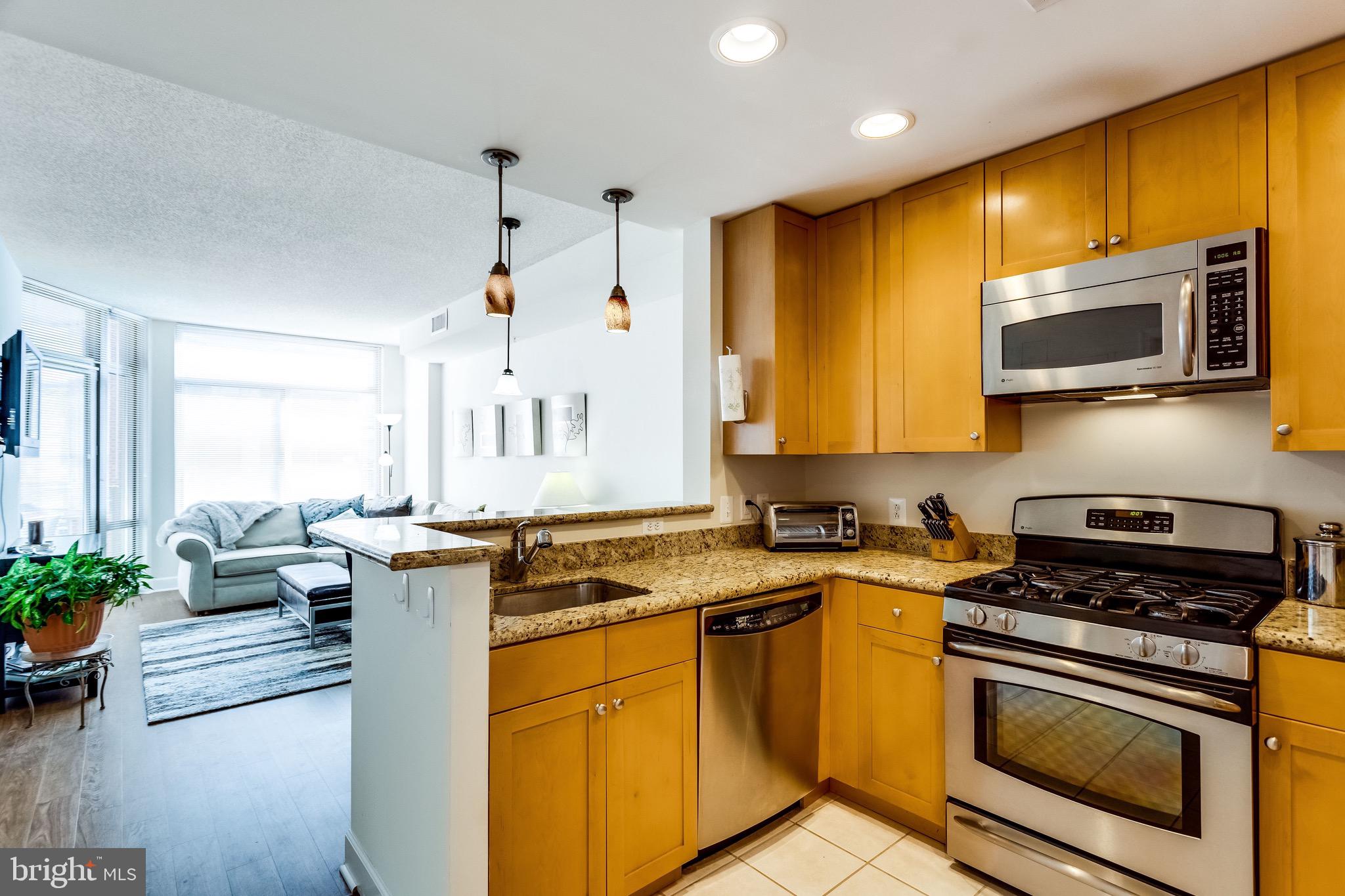 ECLIPSE ON CENTER PARK - Residential Lease