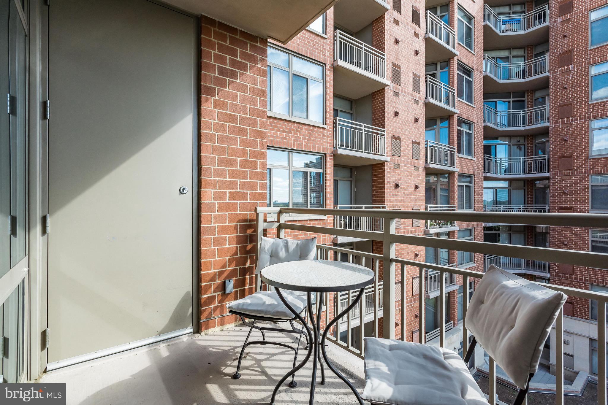 ECLIPSE ON CENTER PARK - Residential Lease