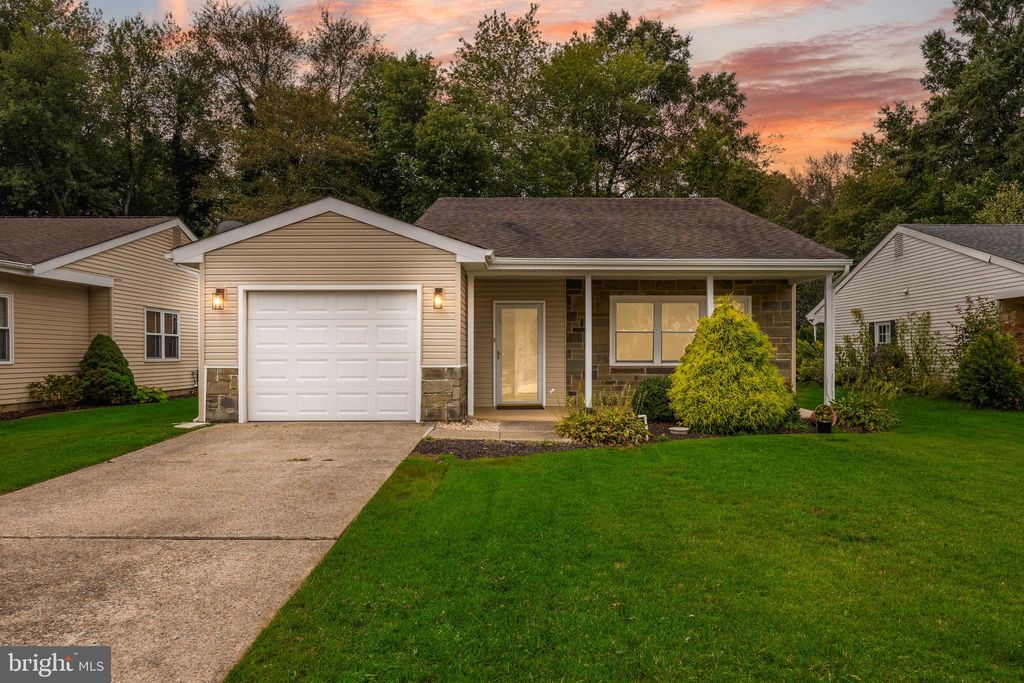 Photo of 175 Huntington Drive, SOUTHAMPTON, NJ 08088 (MLS # NJBL2096178)
