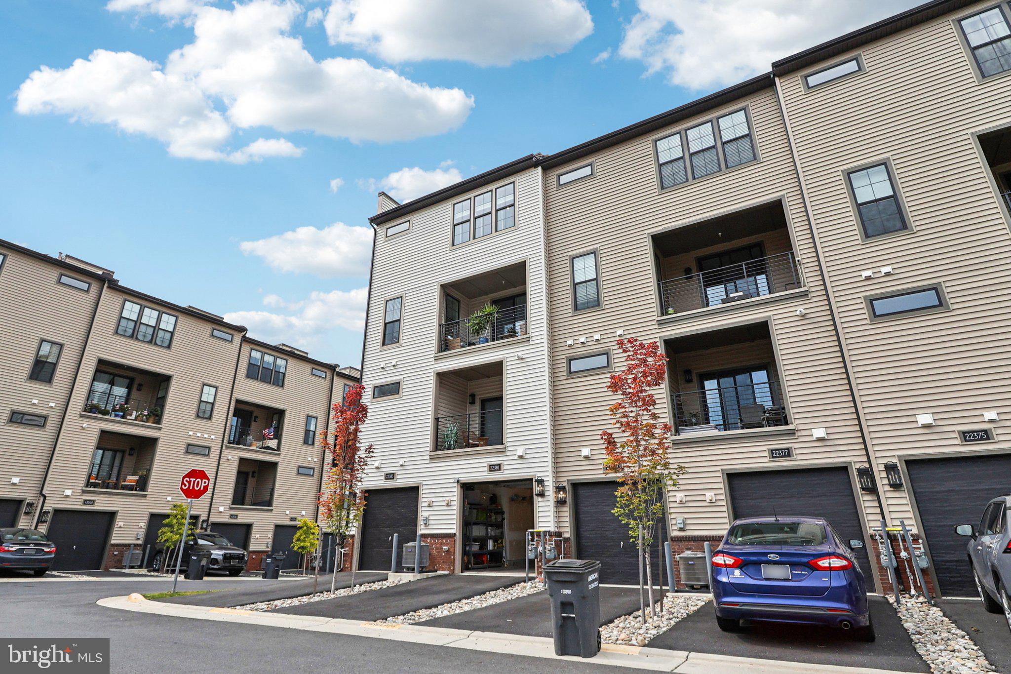 METRO WALK AT MOOREFIELD STATION - Residential