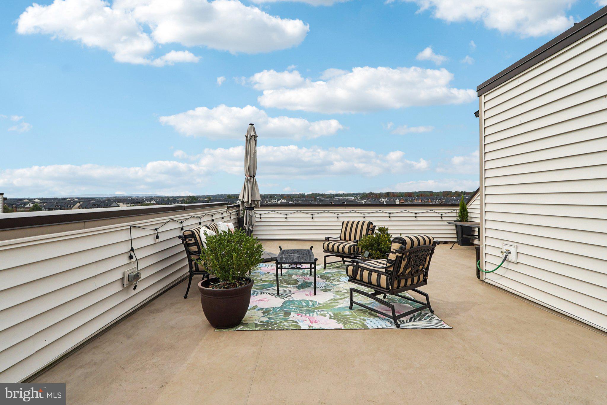 METRO WALK AT MOOREFIELD STATION - Residential