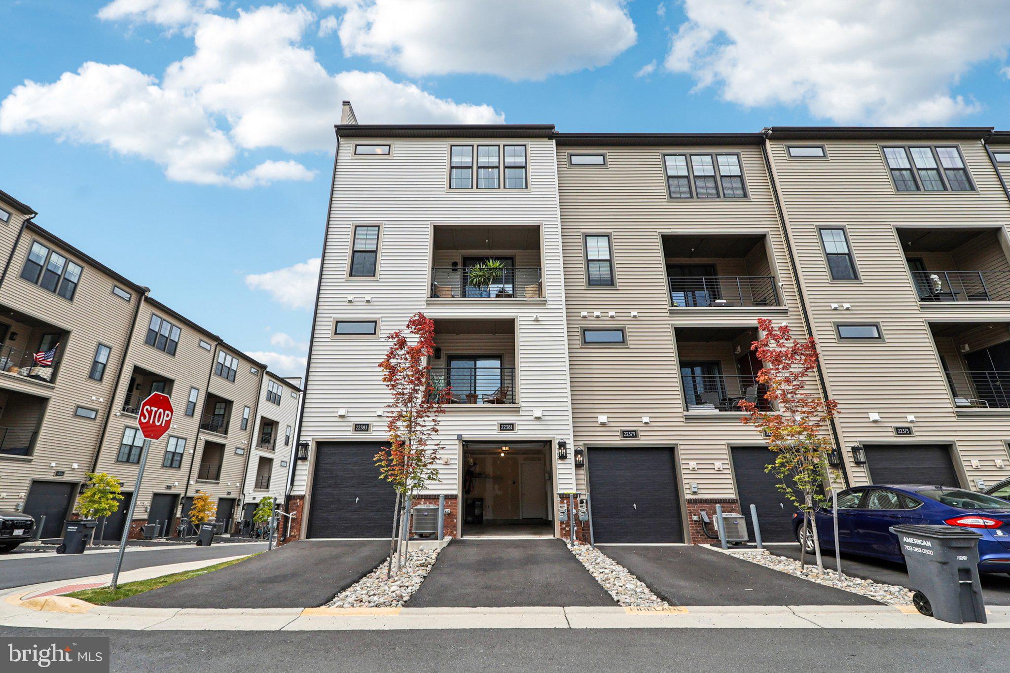 METRO WALK AT MOOREFIELD STATION - Residential