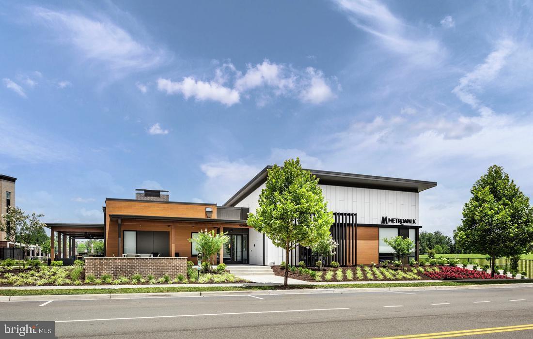 METRO WALK AT MOOREFIELD STATION - Residential