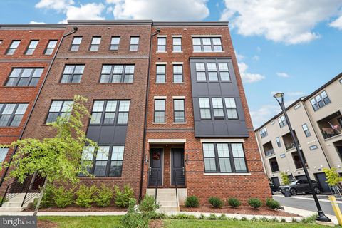 Condo For Sale - 22381 Roanoke Rise Terrace<br/> ASHBURN, VA 20148