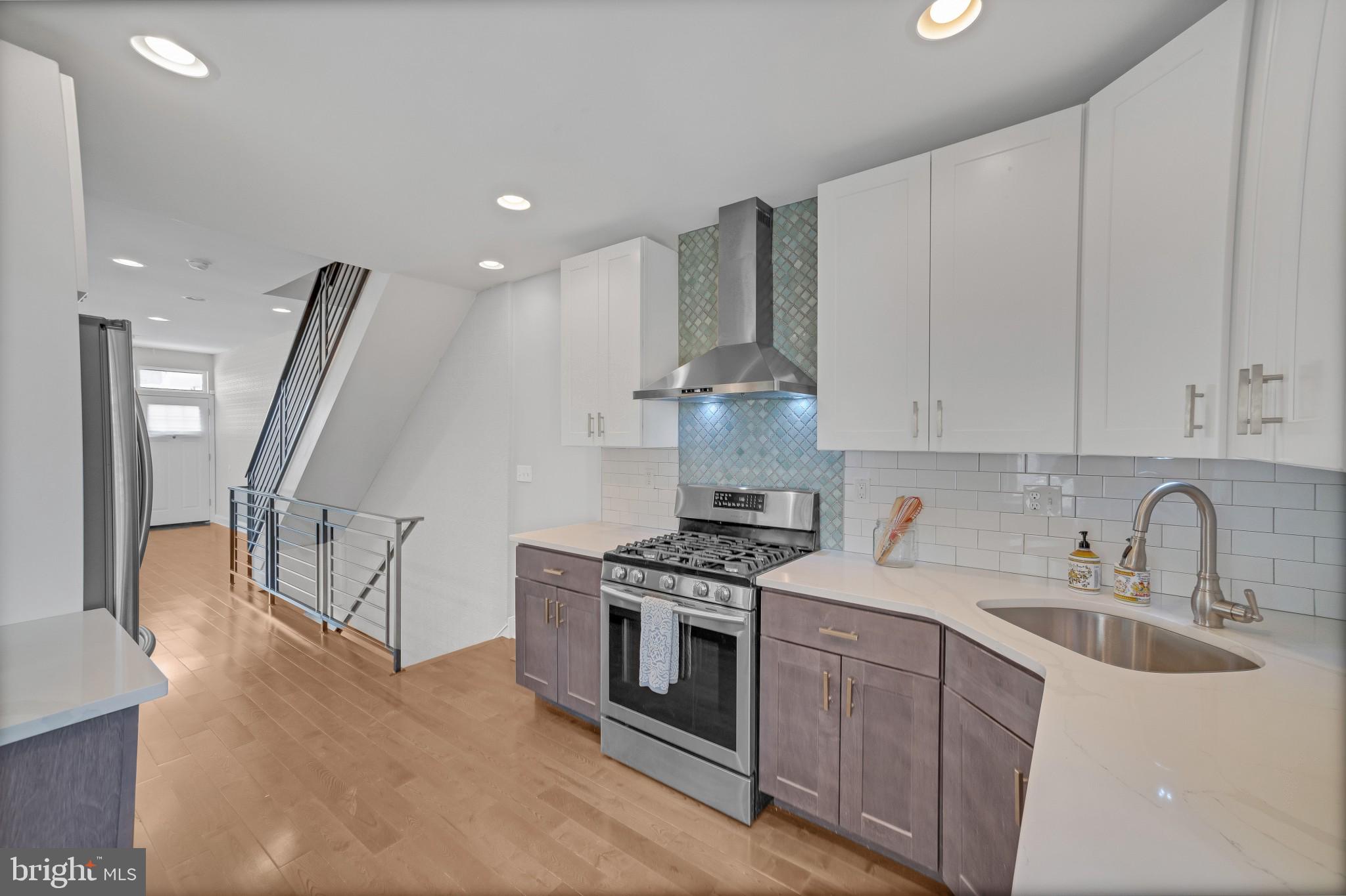 UNIVERSITY CITY - Residential