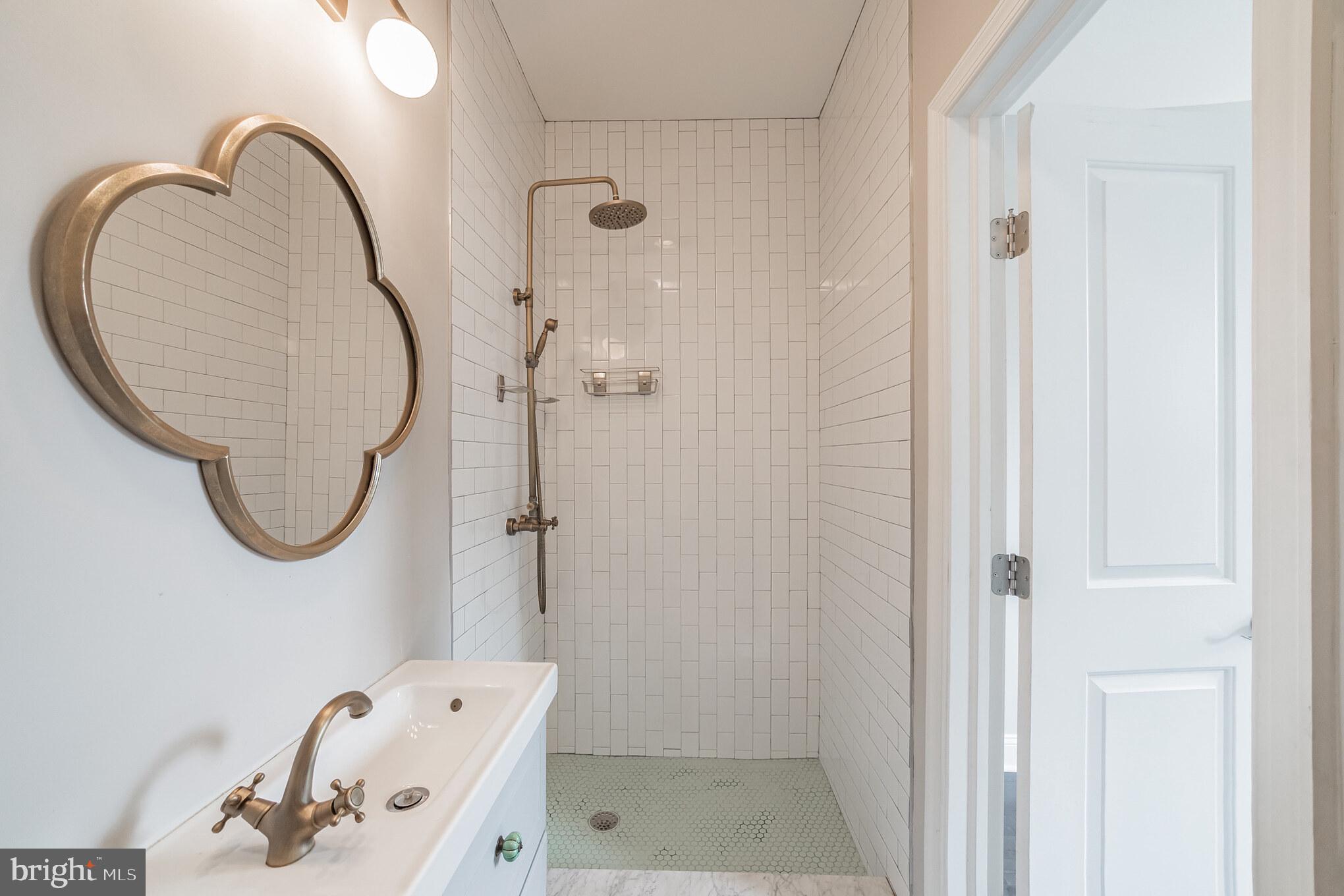 UNIVERSITY CITY - Residential