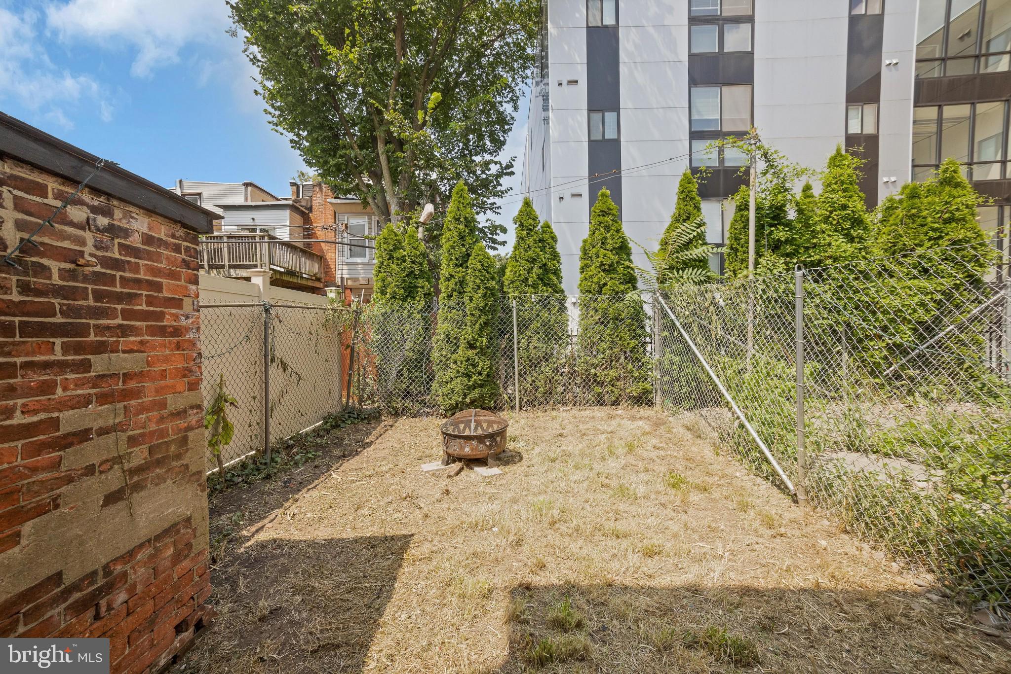 UNIVERSITY CITY - Residential