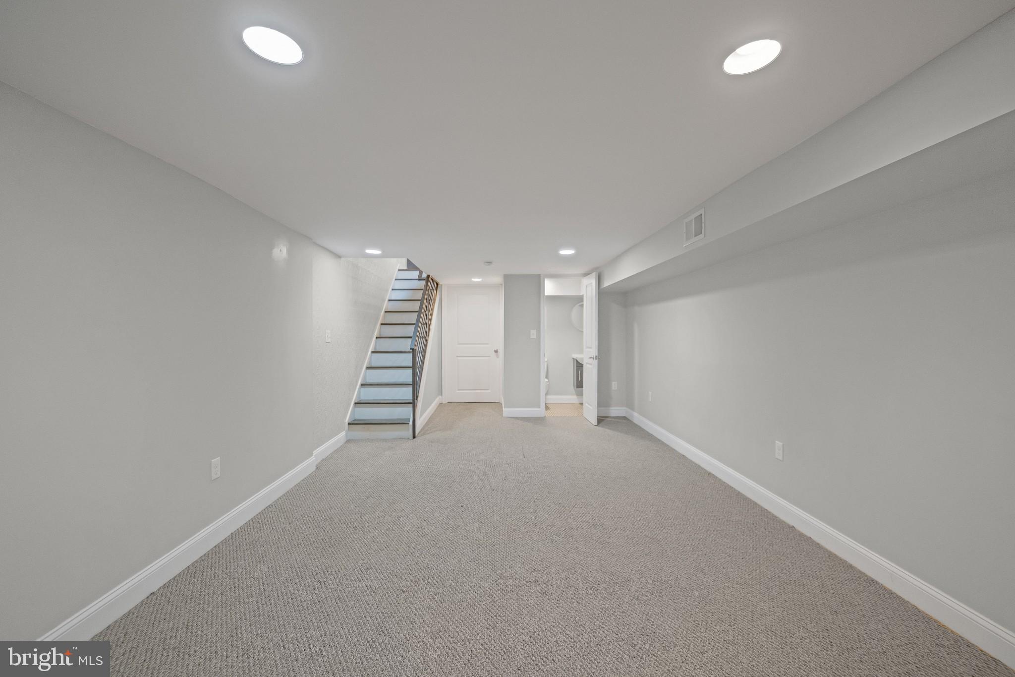 UNIVERSITY CITY - Residential