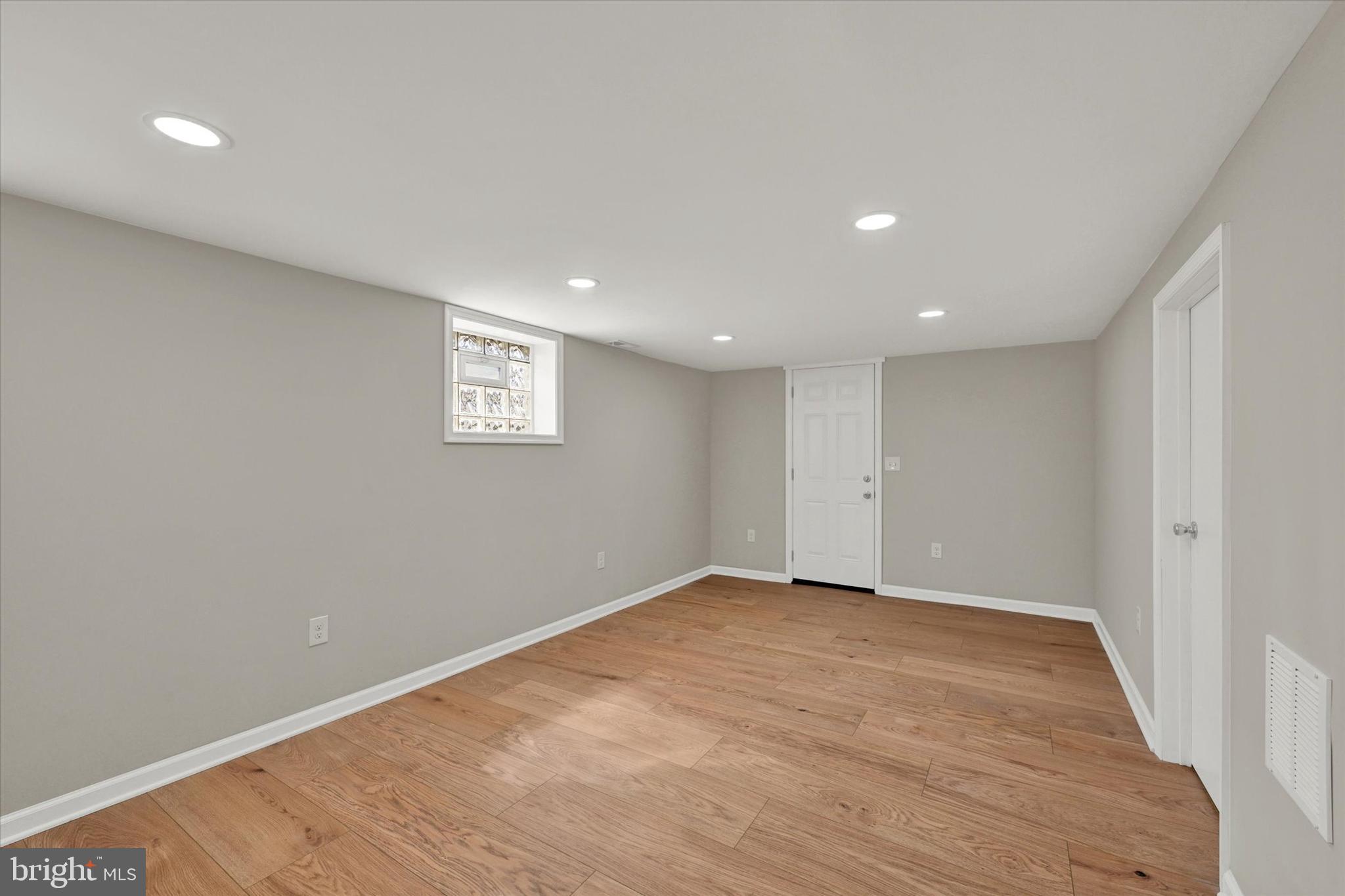 FULLERTON - Residential